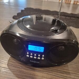 Insignia™ - Insignia CD Boombox - Black battery op. see notes about antennae